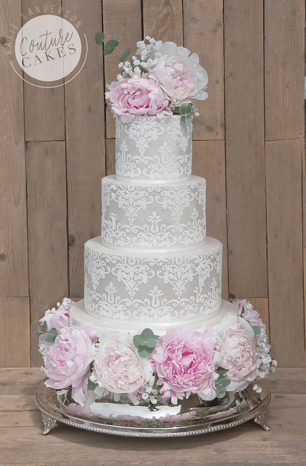 Damask Shimmer Wedding Cake: Serves 80 portions, Price category C, £520 excluding flowers
